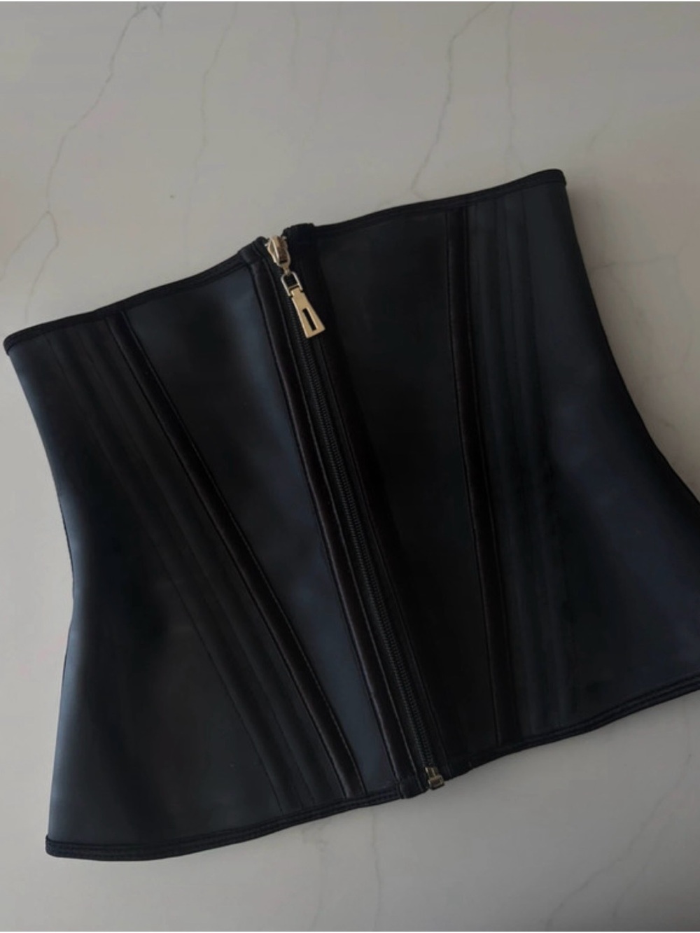 Black faja